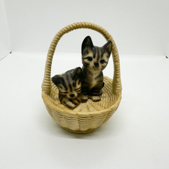 Vtg 1983 Harvey Knox Kingdom Porcelain Tabby Cat Cats Kitten Basket Rescue *FLAW - Picture 1 of 9